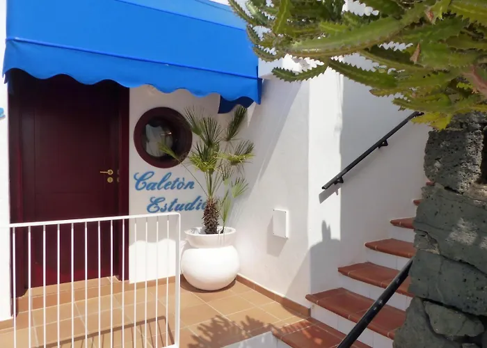 Апартаменты Sea Front Caleton Estudio *