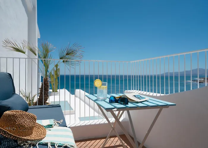 Апартаменты Sea Front Caleton Estudio